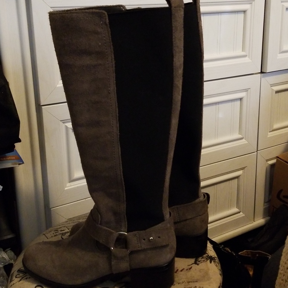 Grey boots